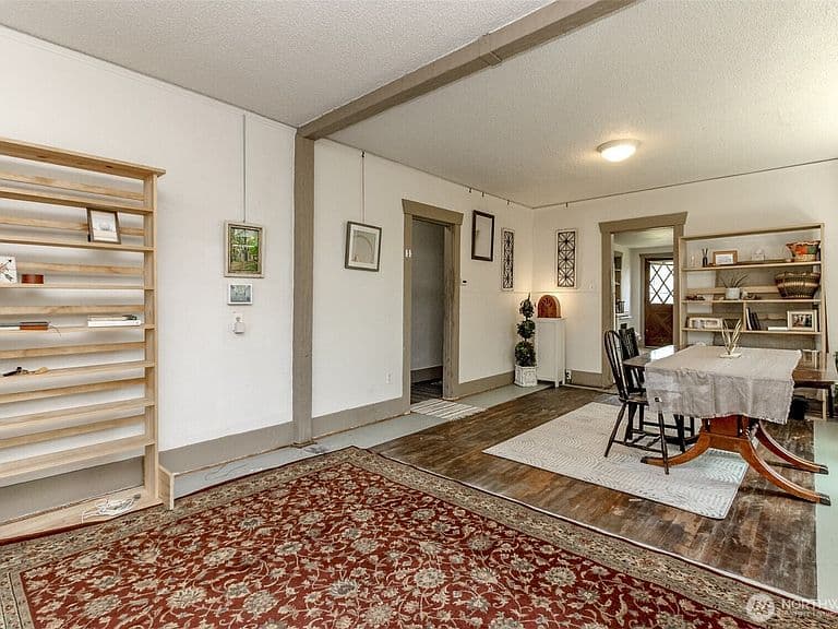 Listing photo 5