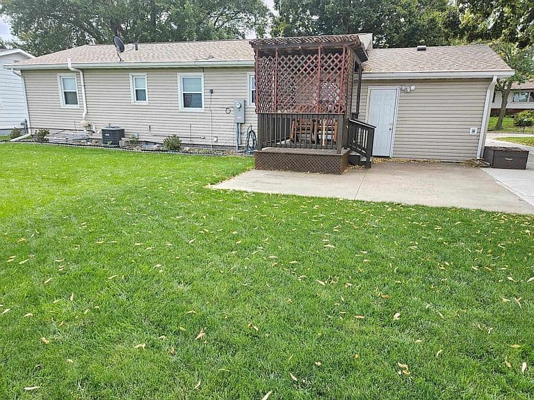 Listing photo 3
