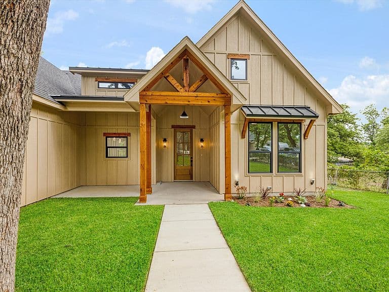 Listing photo 2