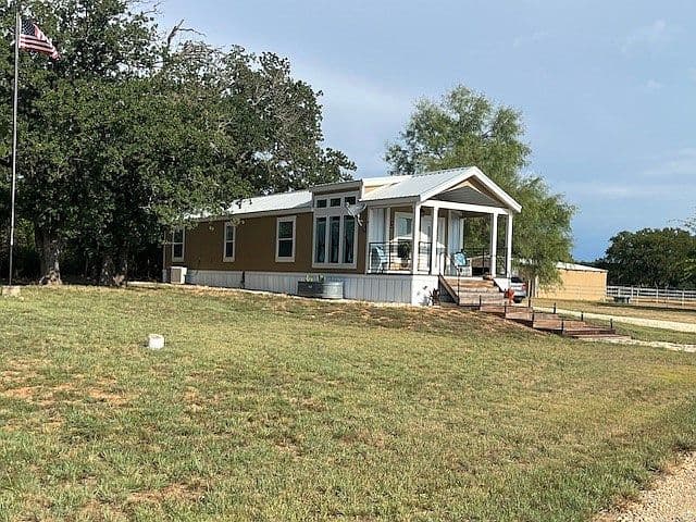 Listing photo 4