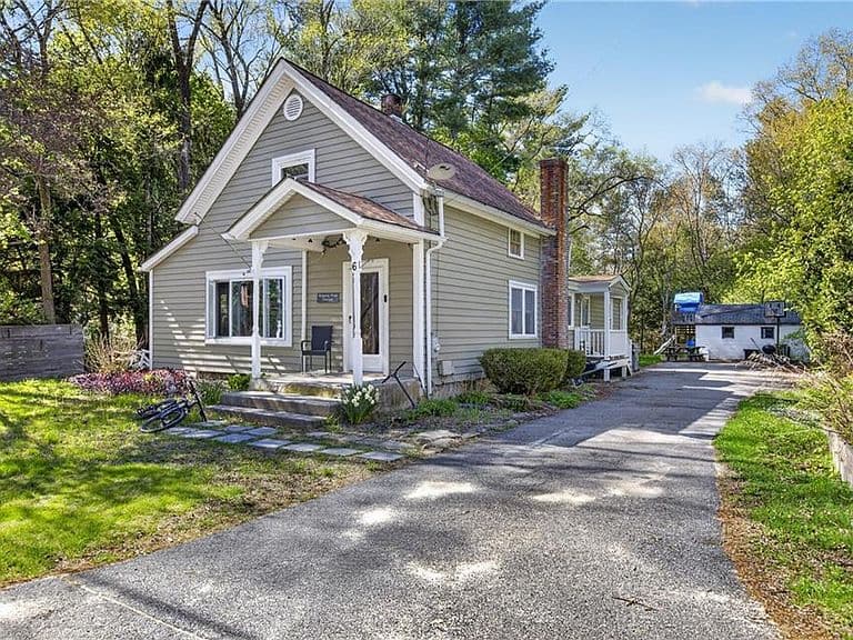 Listing photo 4
