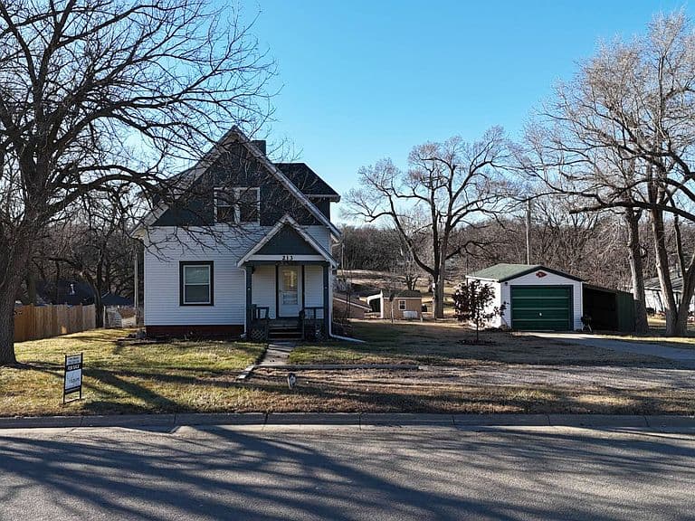 Listing photo 4