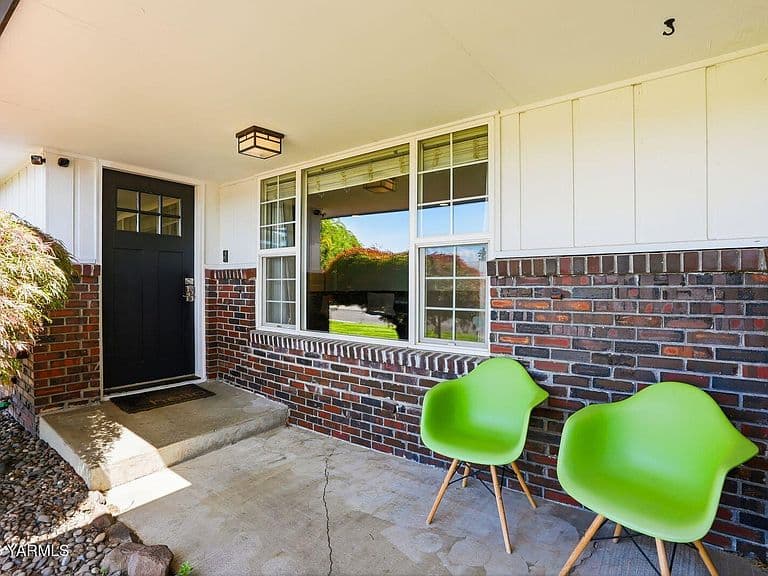 Listing photo 4
