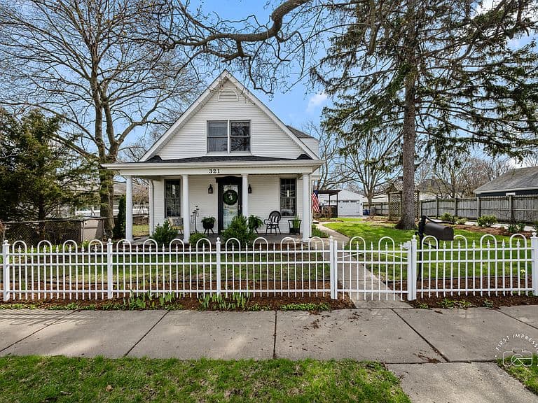 Listing photo 3