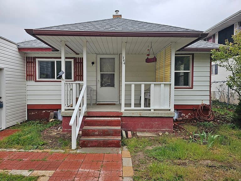 Listing photo 2