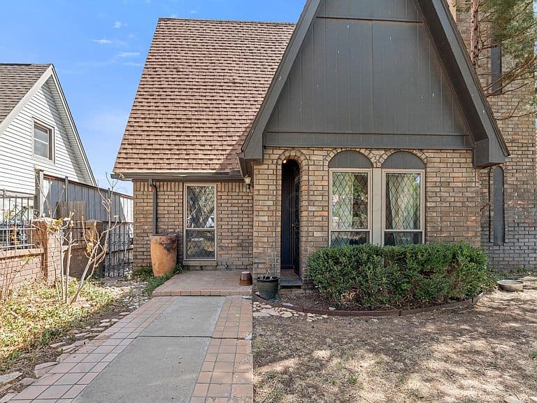 Listing photo 3