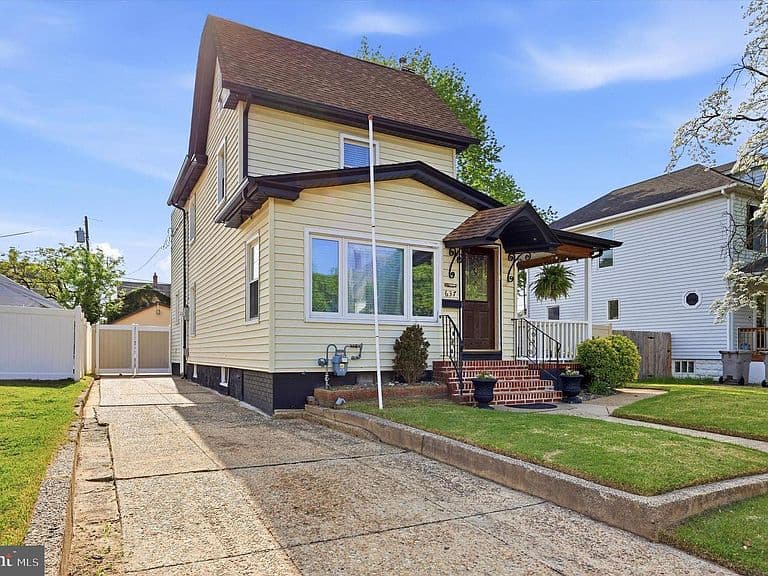 Listing photo 3