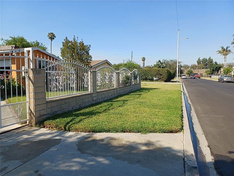 Listing photo 4