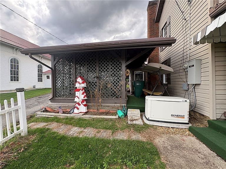 Listing photo 4