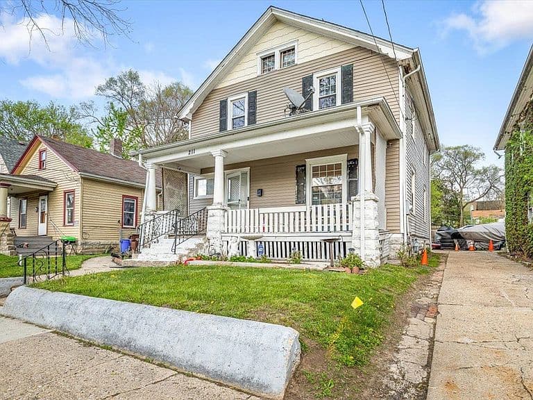 Listing photo 3