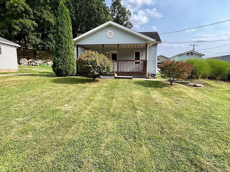 Listing photo 2