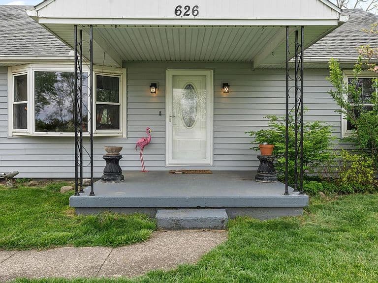 Listing photo 2