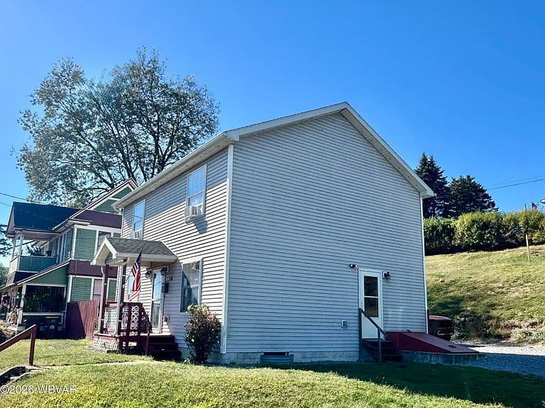 Listing photo 2