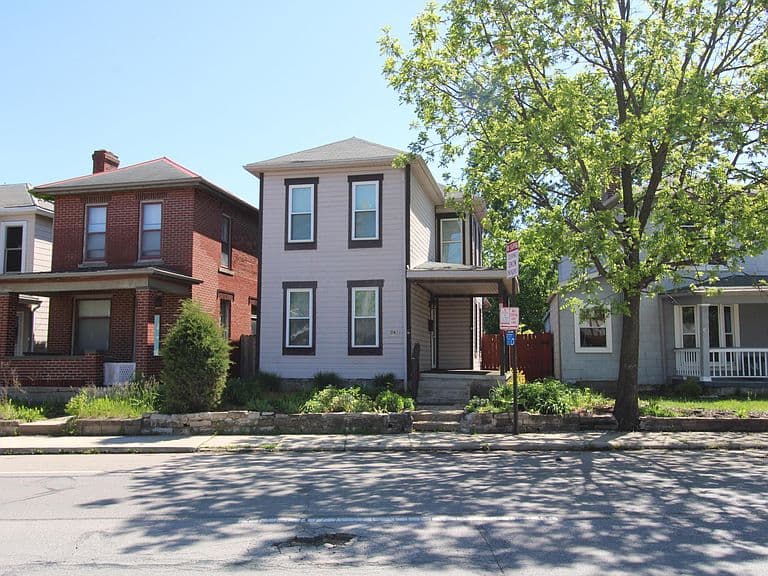 Listing photo 3