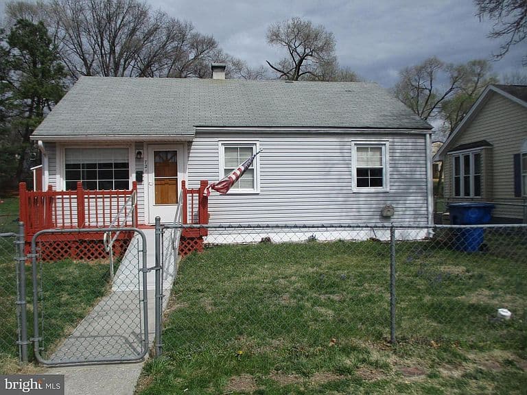 Listing photo 2