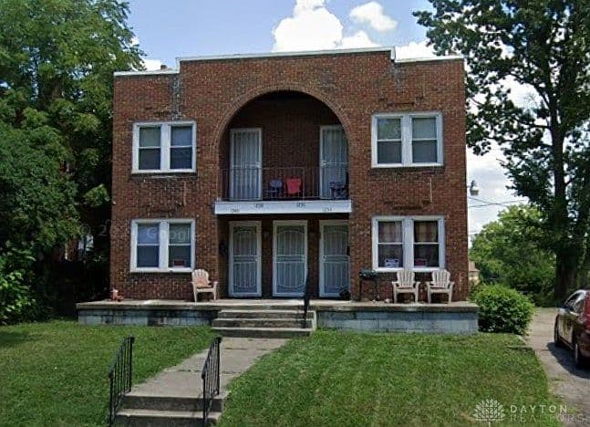 Listing photo 2
