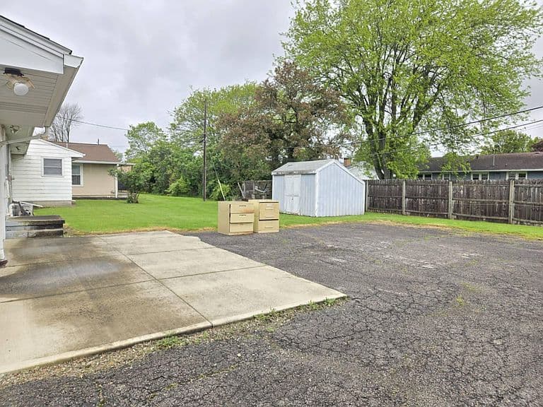 Listing photo 4