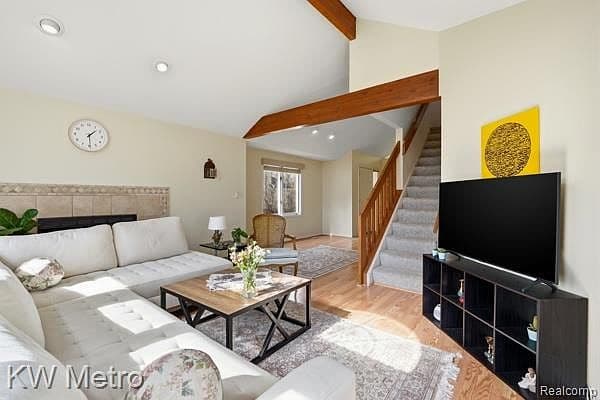Listing photo 3