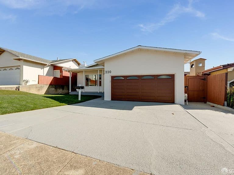 Listing photo 5