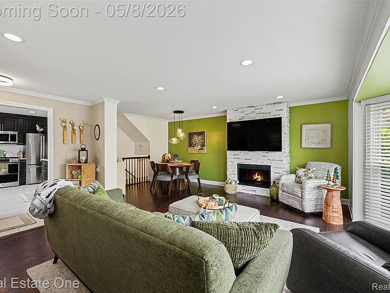 Listing photo 5