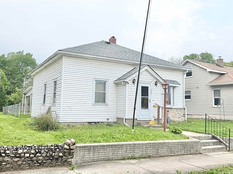 Listing photo 2