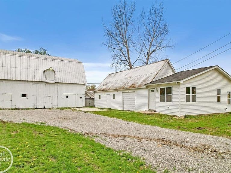 Listing photo 4