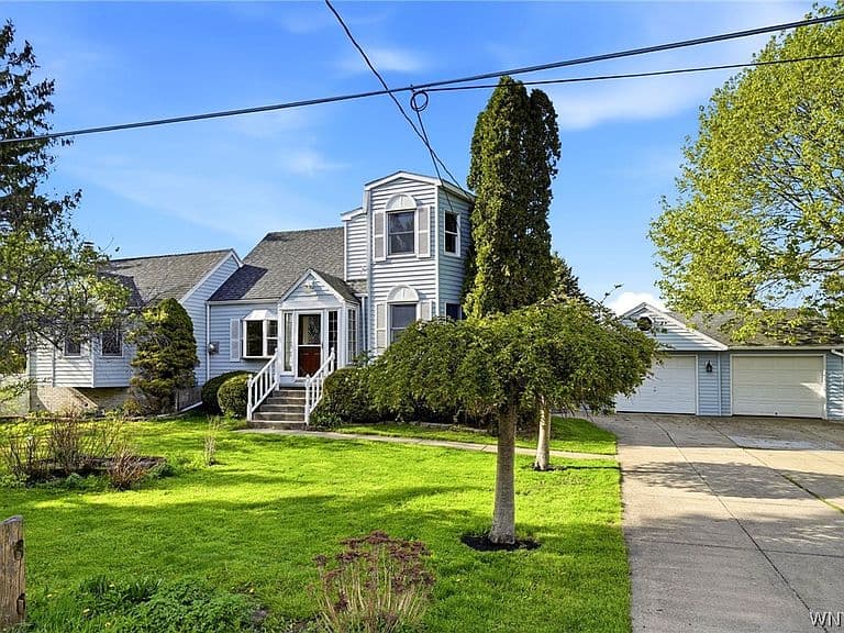 Listing photo 3