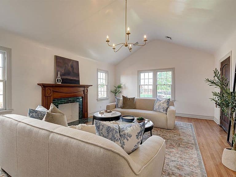 Listing photo 3