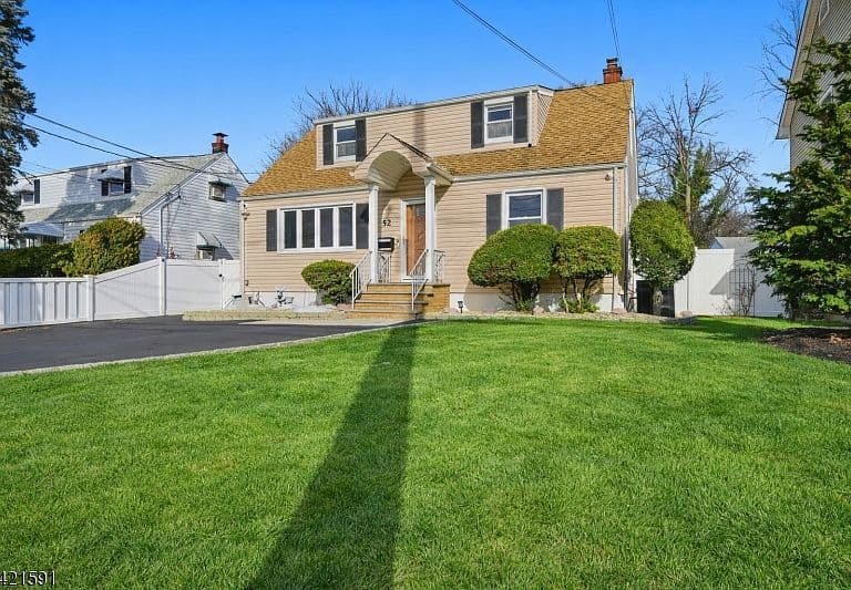 Listing photo 2