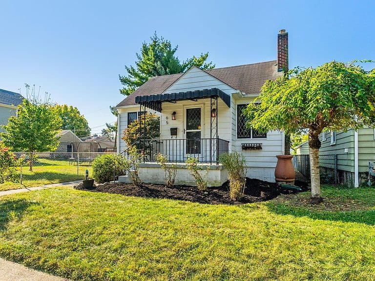 Listing photo 2