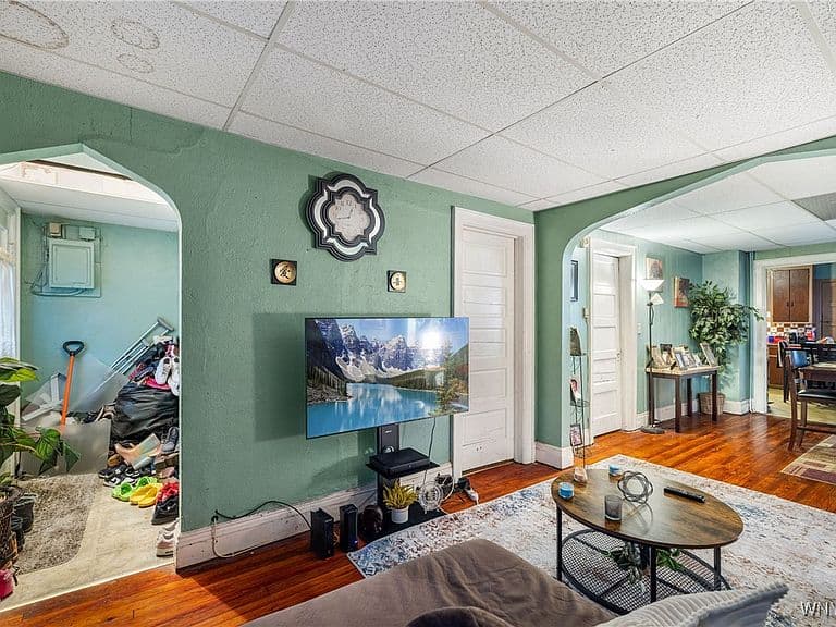 Listing photo 4