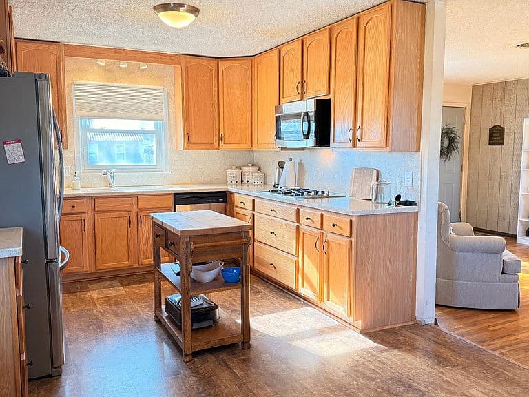 Listing photo 4