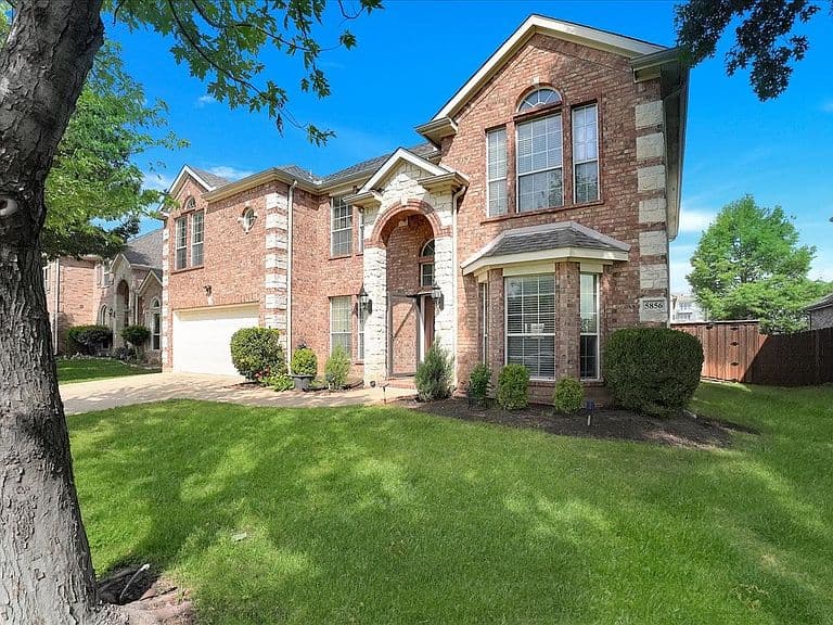 Listing photo 3