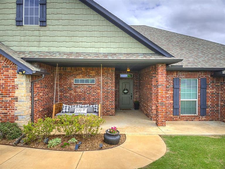Listing photo 3