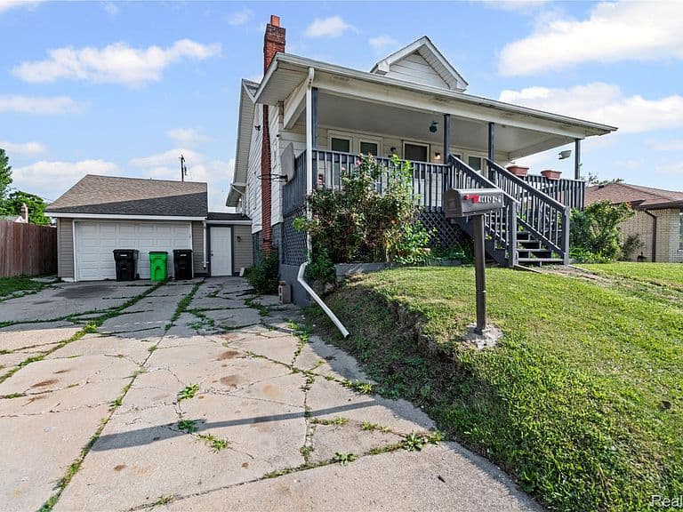Listing photo 5