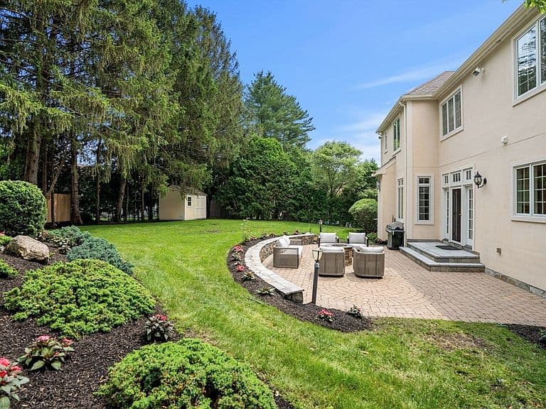 Listing photo 4