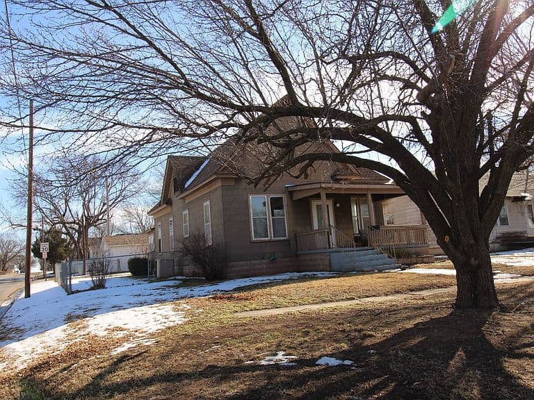 Listing photo 2