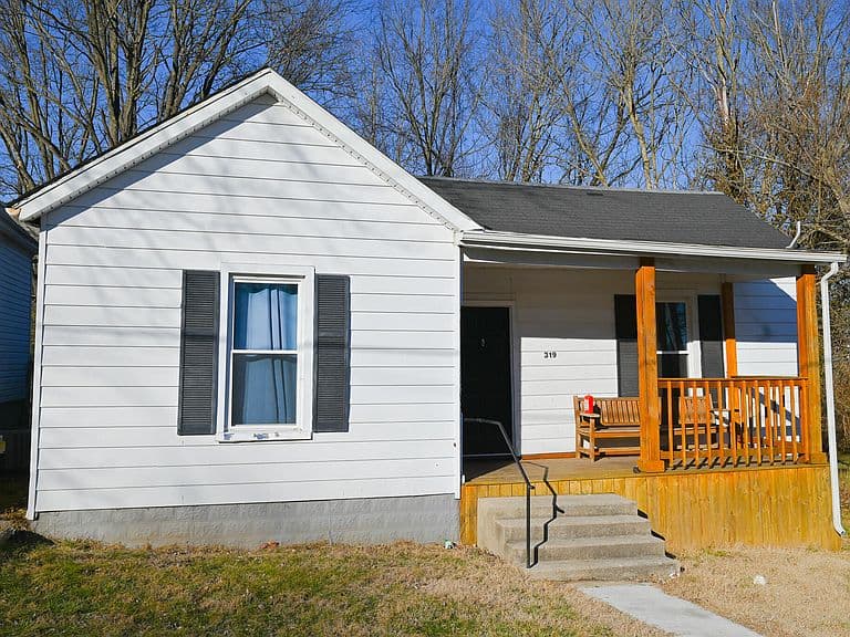 Listing photo 2