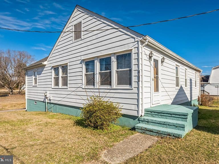 Listing photo 2