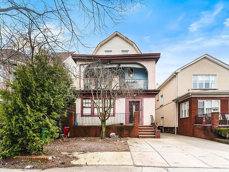 Listing photo 2