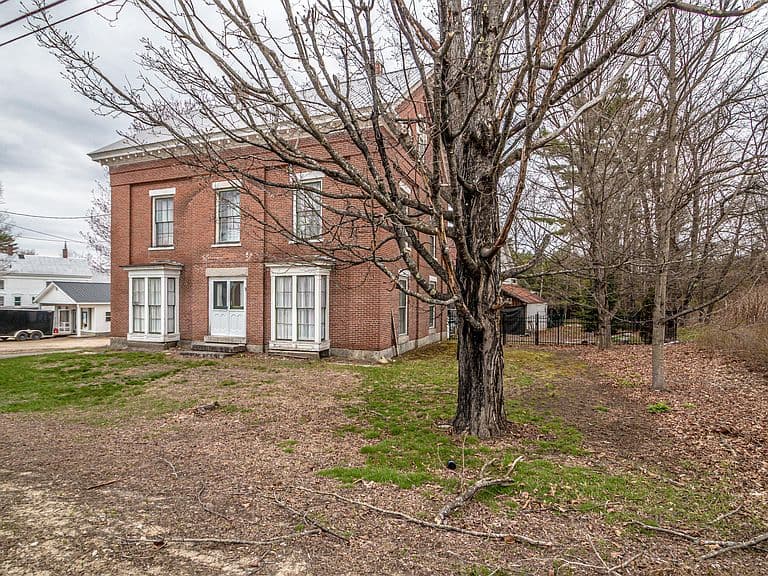 Listing photo 4