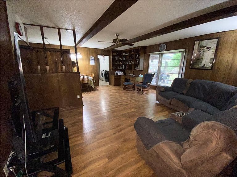 Listing photo 4