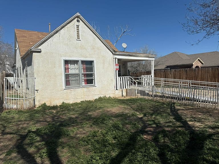 Listing photo 3