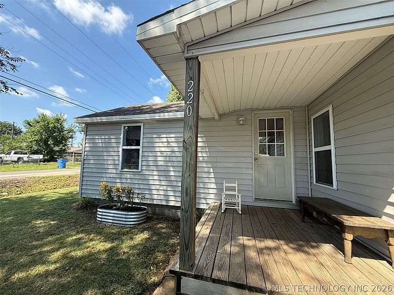 Listing photo 3