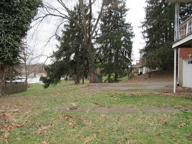 Listing photo 3