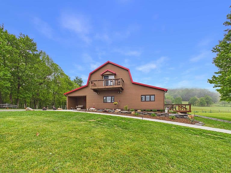 Listing photo 4