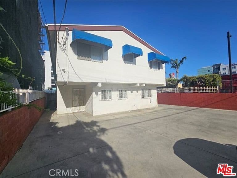 Listing photo 4