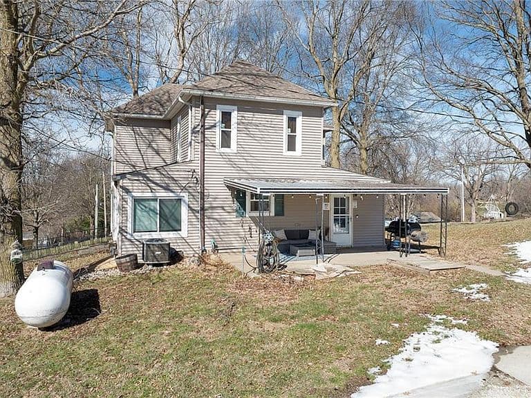 Listing photo 4