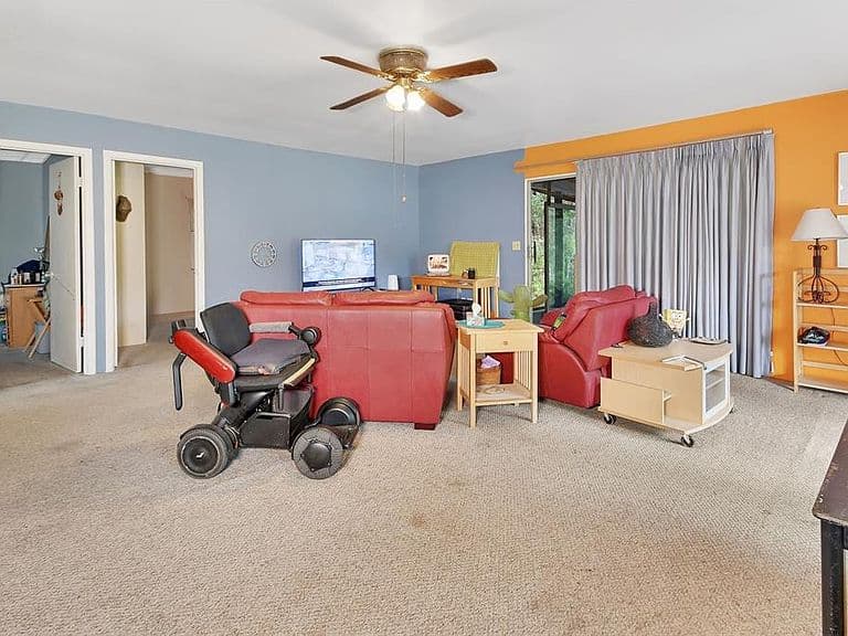 Listing photo 5