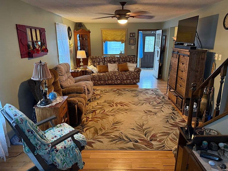 Listing photo 3
